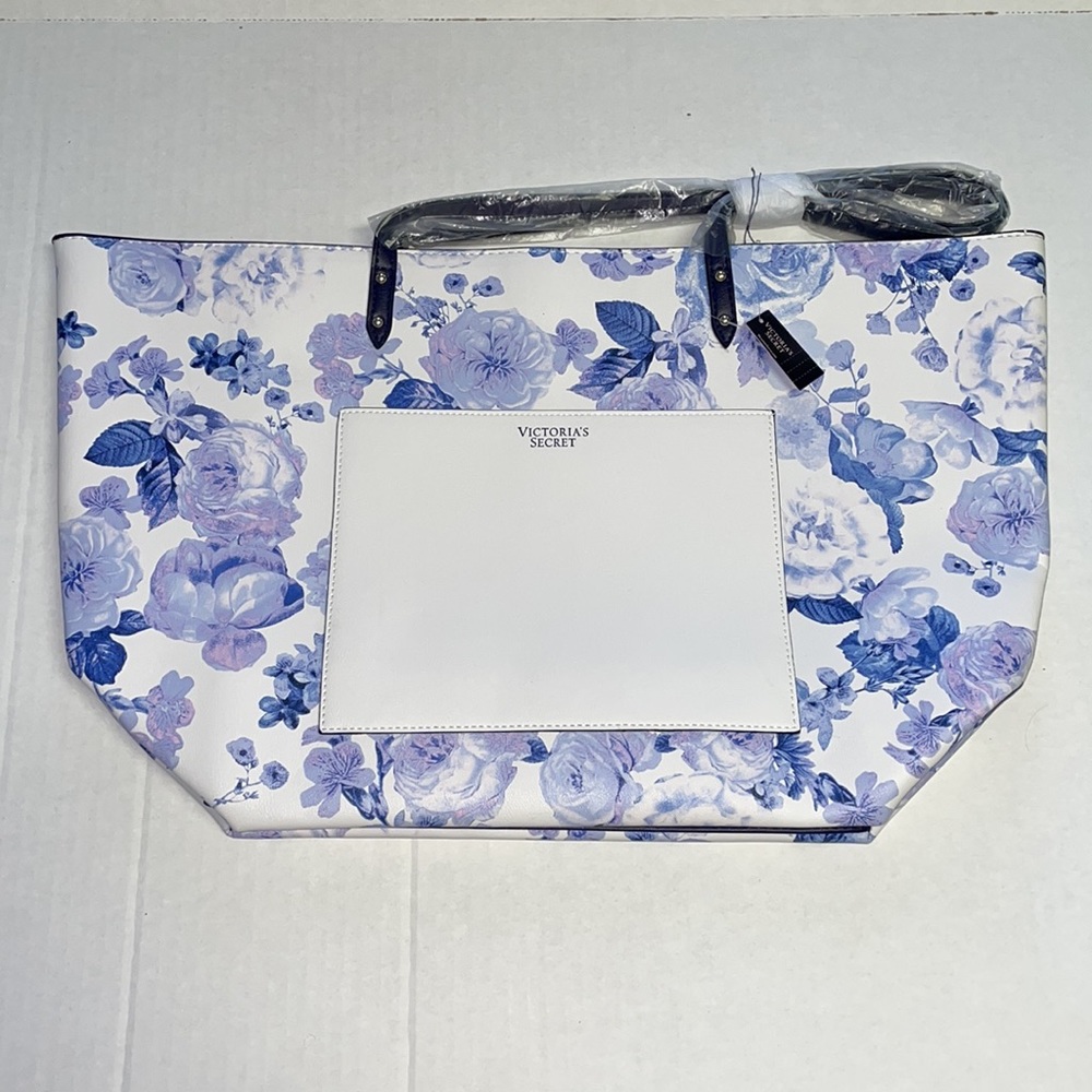 NWT Floral Carryall Tote - Blue & White - OS - Picture 5 of 8